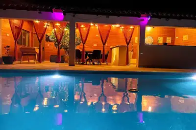 Image de Villa individuelle avec piscine privative en pleine nature