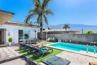 Image de Piscine CHAUFFÉE À 1, 5 Km De La Plage, Villa De Luxe Neuve, Wifi, Netflix, Bbq, Canal Anglais
