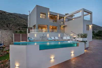 Image de New Villa w\/ Private Pool in Plakias, Jacuzzi, Children Area, Walk to Restaurant