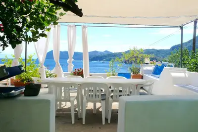 Image de Casa Athena, maison panoramique, sur la mer et à quelques pas du centre
