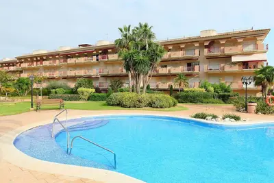 Image de Joli appartement pour 4 personnes avec climatisation, piscine, Wifi, Tv et balcon