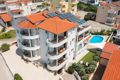 Image de Appartement dans Vodice avec vue mer, terrasse, Climatisation, Wifi (94-7)