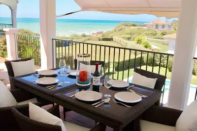 Image de Maison de vacances avec vue mer et piscine, priv. Accès à la plage, moderne et entièrement rénové