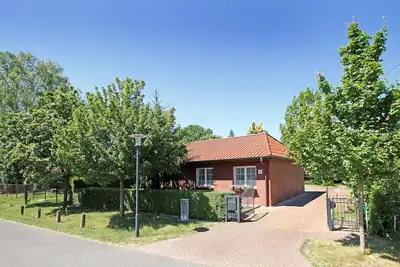 Image de Confort maison de vacances à Berlin, dans un format pratique S- banlieue paisible, et le métro