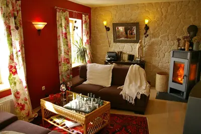 Image de Vivre dans une ambiance haut de gamme avec un mobilier élégant à proximité de la nature