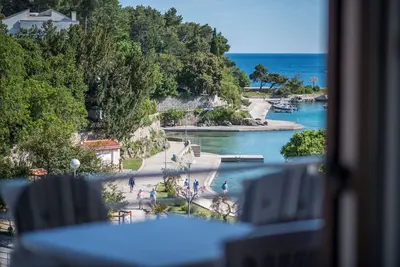 70 m de la plage - appartement pour 3-4 personnes avec vue sur la mer, Tv satellite et WiFi