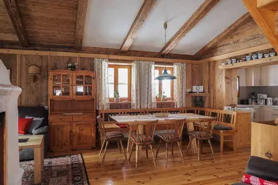 Image de Cabane confortable, dans un endroit calme avec vue sur les montagnes et à proximité du lac