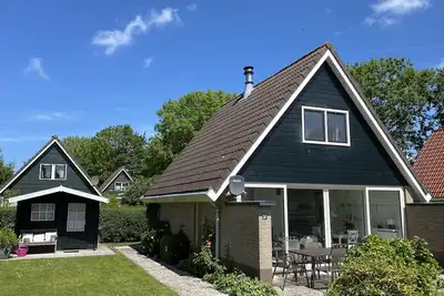 Image de Wonderful holiday home with fireplace, garden, WiFi & new kitchen