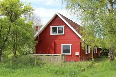 Image de Maison jumelée en bois, idéale pour 2 familles