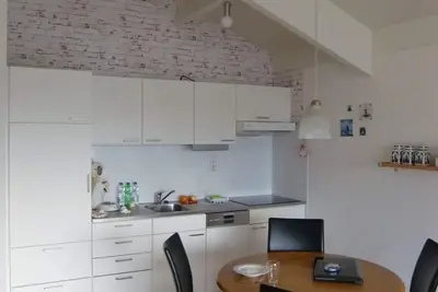 Appartement lumineux, avec 2 chambres à coucher, face à la plage ensoleillée