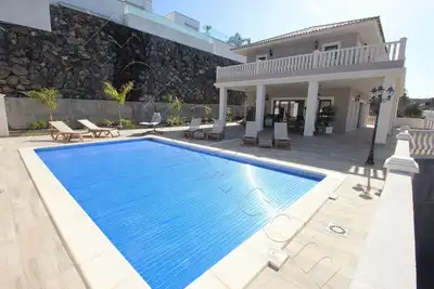 Image de Villa avec grande terrasse et piscine, avec vue sur l'Atlantique « Costa Adeje »