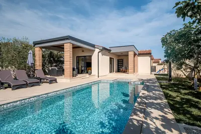 Image de Villa neuve ****, piscine chauffée, à 2, 5 km de la mer, barbecue, WiFi, WiFi gratuit