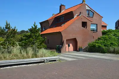 Image de Bergen Aan Zee: 'Helmbloem' - magnifique et grande maison de vacances sur la plage!