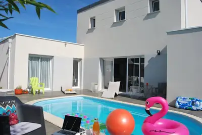 Image de Maison contemporaine avec piscine privée, proche plages Cap Fréhel, Sables d'Or