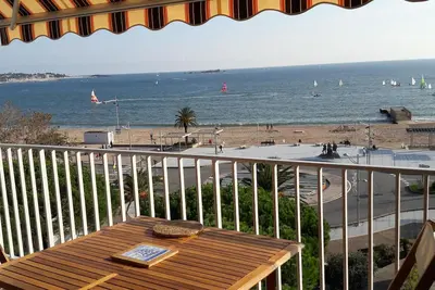 Image de Front de mer à Fréjus-plage, vue magnifique, Climatisation, Wifi, 4\/6p
