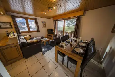 Image de Appartement au pied des pistes, en plein centre - 40m des remontées mécaniques
