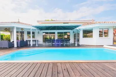 Image de Bassin d'Arcachon : villa \"Andernolidays\", piscine chauffée, 250m2, 6 chambres