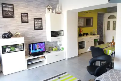 Maison de 120 m2, divisée en 2 appartements indépendants, idéal pour 2 familles