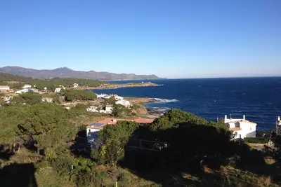 Image de Appartement très calme, 6 couchages, proche mer, terrasse, vue splendide