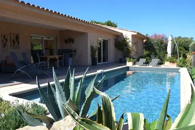 Image de Villa, au calme, piscine privée, 2 ch pour 5 pers, confort très appréciée