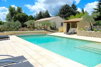 Image de Gîte de charme. Uzès. 2 Ch   2 SdB. Climat. Wifi. Piscine. Terrasse. Parking.