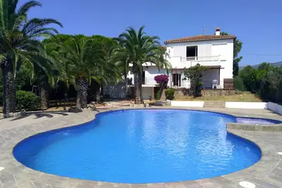Image de Charmante Villa pour 10/11 pax, piscine privée avec jacuzzi, à 800m de la plage.