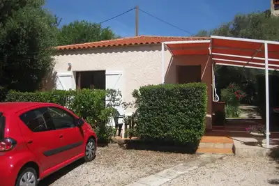 Image de Villa Club 45 m2, située à proximité des plages, avec jardin et parking
