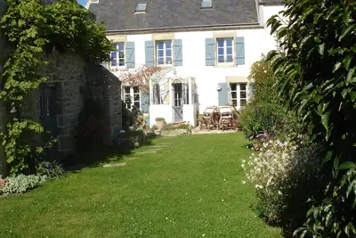 Image de Plogoff, Pointe du Raz, maison de charme, bord de mer, accès plage, superbe jardin