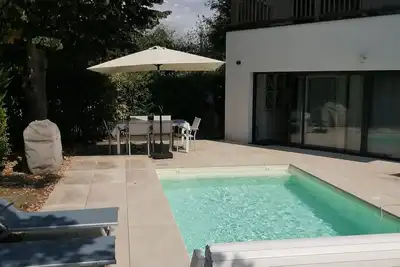 Image de Belle villa d'architecte avec piscine dans le quartier des Abatilles