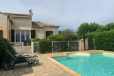 Vias: Villa de vacances avec 4 chambres et piscine privative.