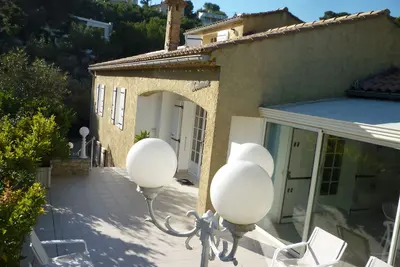 Image de villa de 170m2, 4 chambres pour 10 personnes à 2 minutes à pied de la plage