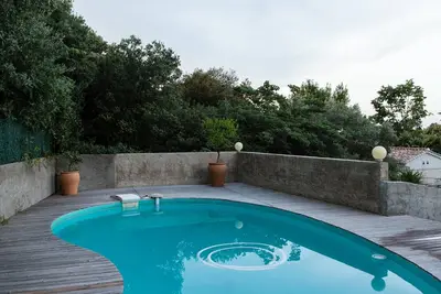 Image de Agréable 2 pièces piscine à Nîmes
