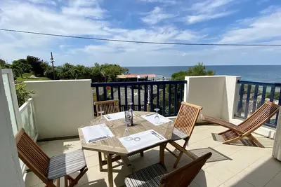 Image de Apt haut standing - vue mer tte pièce - 1ère ligne de mer