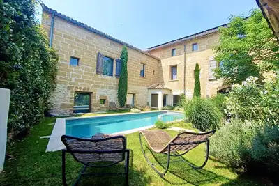 Image de Uzès, grand mas classé 5 *, climatisation, piscine sécurisée, commerces à pieds