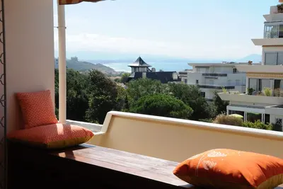 Image de Bel appartement, terrasse vue mer et montagne, tout Ă pied, avec garage