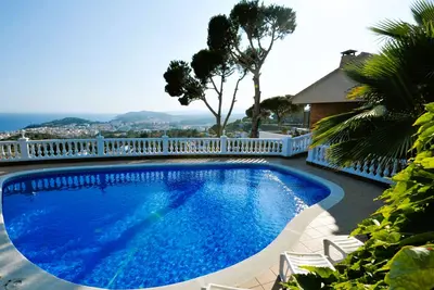 Image de Villa Fluvia: superbe vue sur mer, piscine privée, 1800 m plage et centre ville