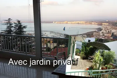 Image de Roses/Bel appartement  tout confort avec jardin clos, vue imprenable sur la baie