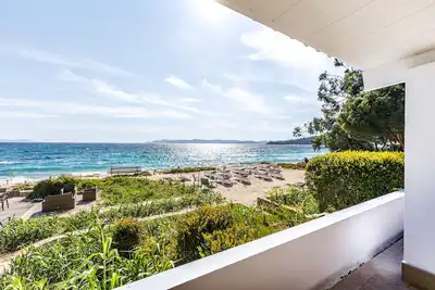 Image de Villa  pieds dans l'eau Est  avec plage privée, 1er ligne exceptionnel