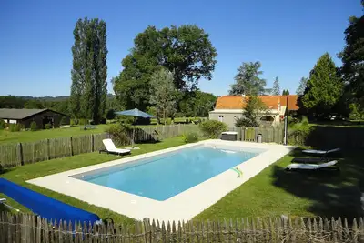 Image de Près de Sarlat, en Périgord Noir, la petite bergerie pour des vacances nature