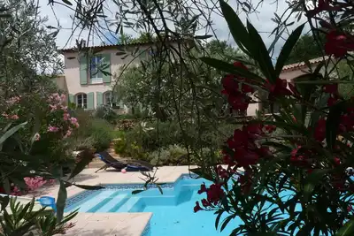 Image de Var entre  mer et Verdon, grande villa  entourée d'oliviers - calme - piscine