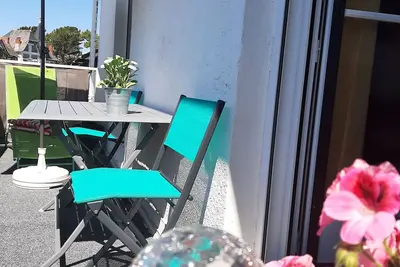 Image de Bel Appartement T3  Meuble *** Gites de France  Balcon  Sud- Centre- Plage 70m