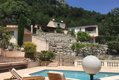 Image de Studio calme et confortable avec vue panoramique sur la Côte d'Azur