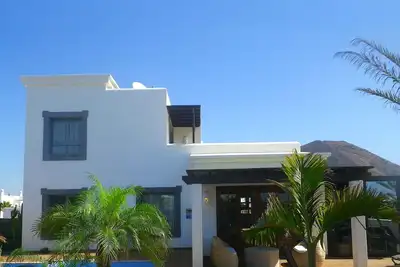 Image de Villa 175 m2. Seaview, pool 29 °C, big hot tube, tropical garden, Tv sat, Wi-Fi