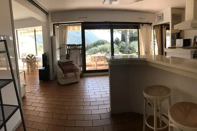 Appartement vue exceptionnelle sur mer et calanques à 5 min du centre de Cassis
