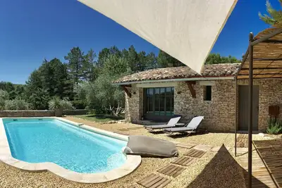 Image de Charmant Mas, Gordes, piscine privée, très calme.