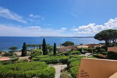 Image de Appartement climatisé 3 Pièces Vierge Noire vue mer Golfe de Saint-Tropez