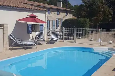 Image de Maison, piscine privée proche mer Charente-Maritime  près La Rochelle, Cognac