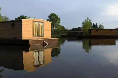 Image de Cabane Flottante à Quai 2 Pièces 2\/5 Personnes