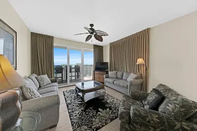 Image de Magnifiquement décoré et offre des vues qui resteront avec vous toute une vie.