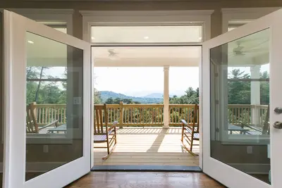 Image de Foxhaven a une vue Ă couper le souffle - seulement 15 minutes au centre-ville d'Asheville